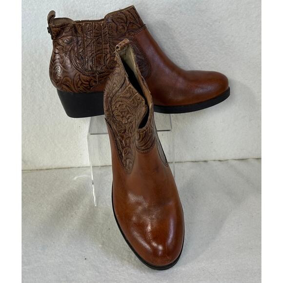 Nurture Walker Shoes - Nurture Walker Western Bootie with Tooled Floral Detail SZ 9